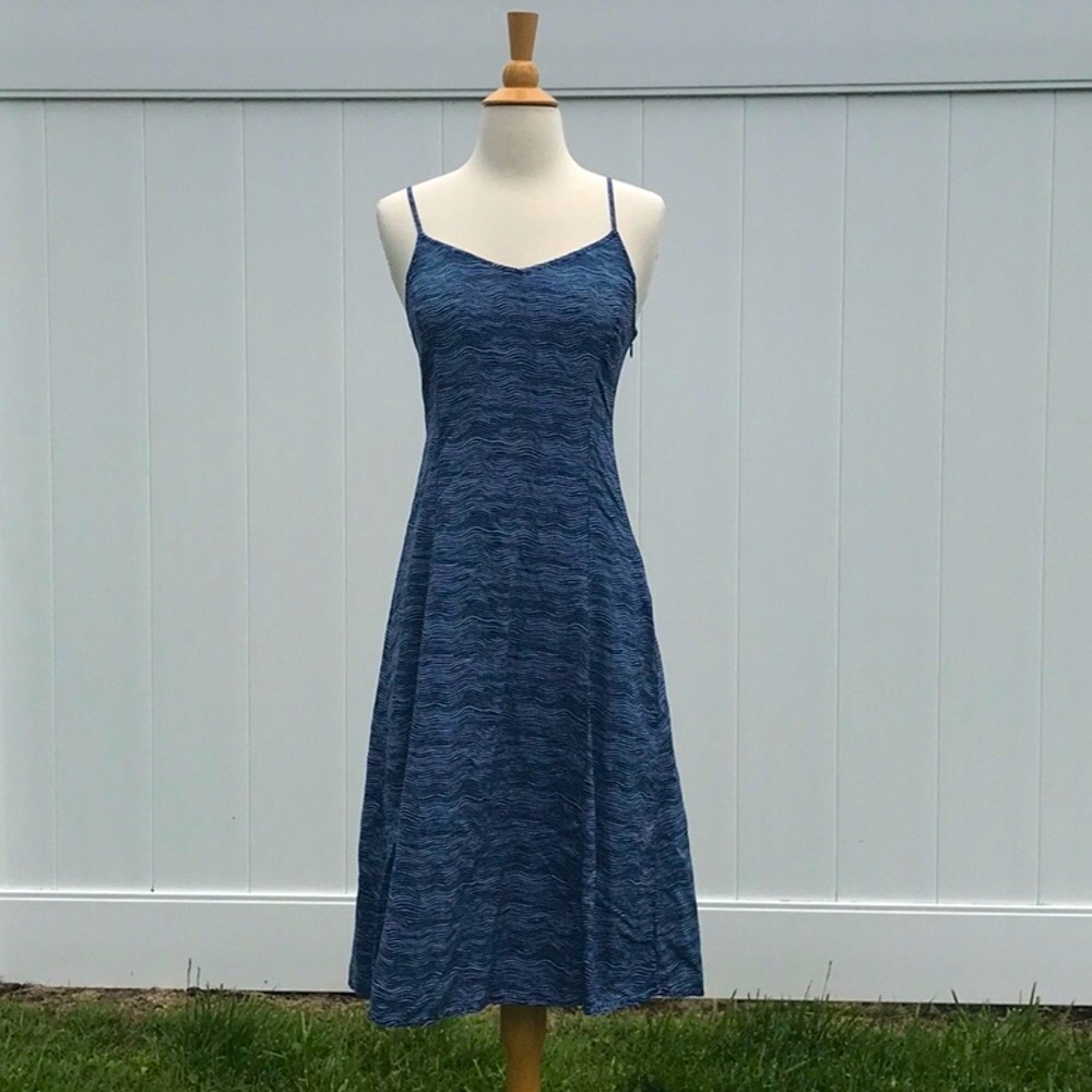 NWOT Old Navy Blue and White Striped Spaghetti Strap MIDI Sundress Size Small